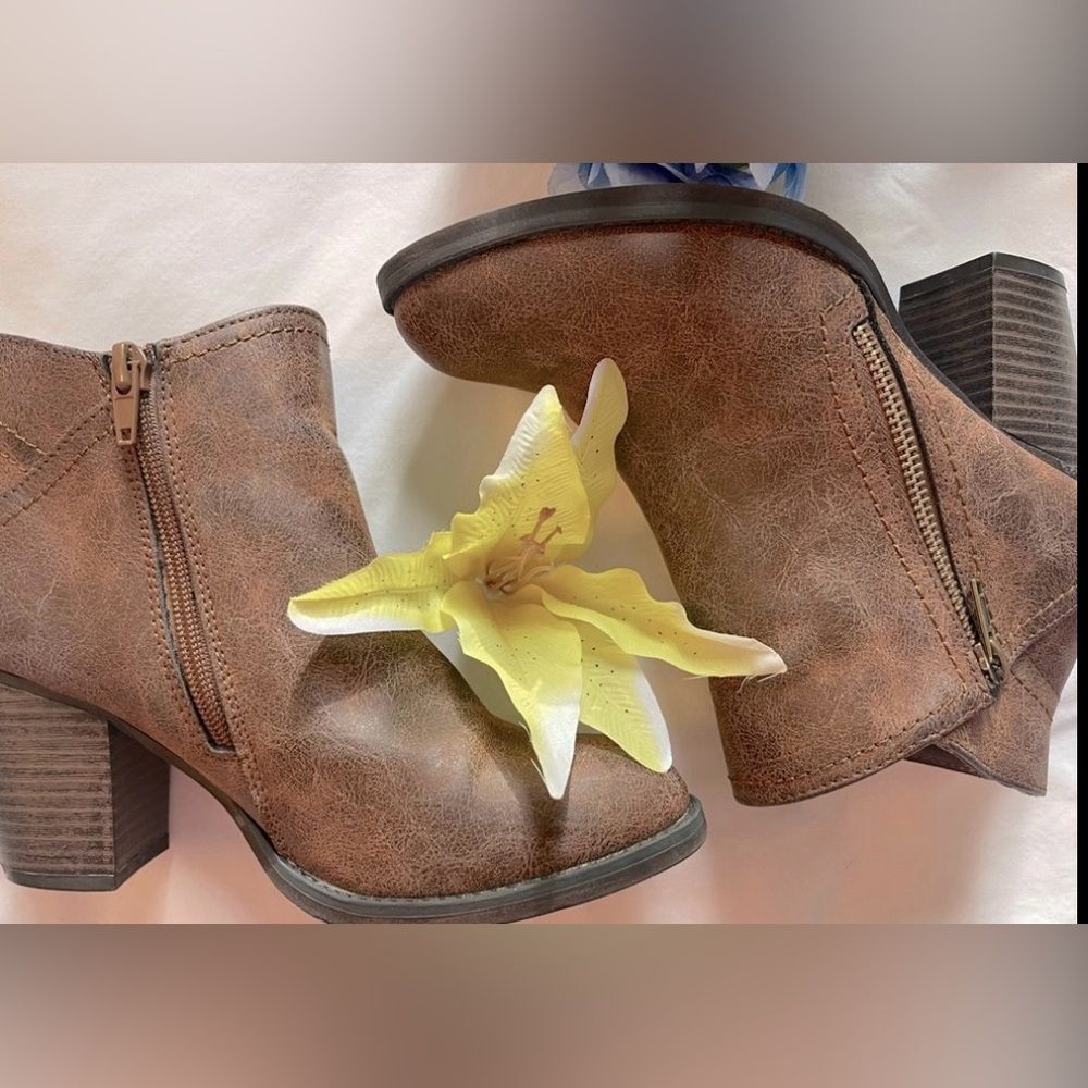 Timeless! Gorgeous Rampage “RAMPLEASE” boots! - Picture 11 of 15